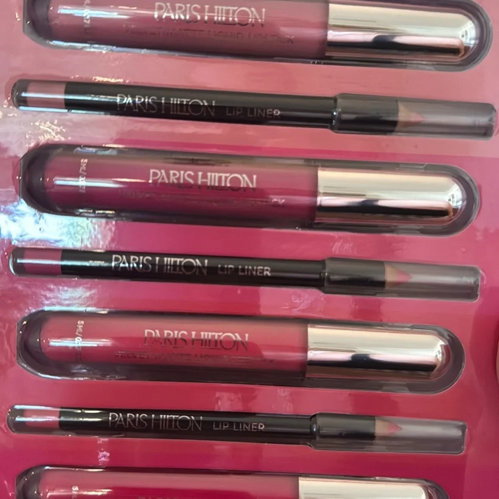 Low Start Paris Hilton Perfect Pout 10 piece Lipliner & matte liquid  Lipstick - Picture 5 of 6